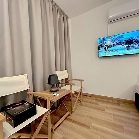 Queen Regina Suites By Platform 357 นิโคเซีย ภายนอก รูปภาพ