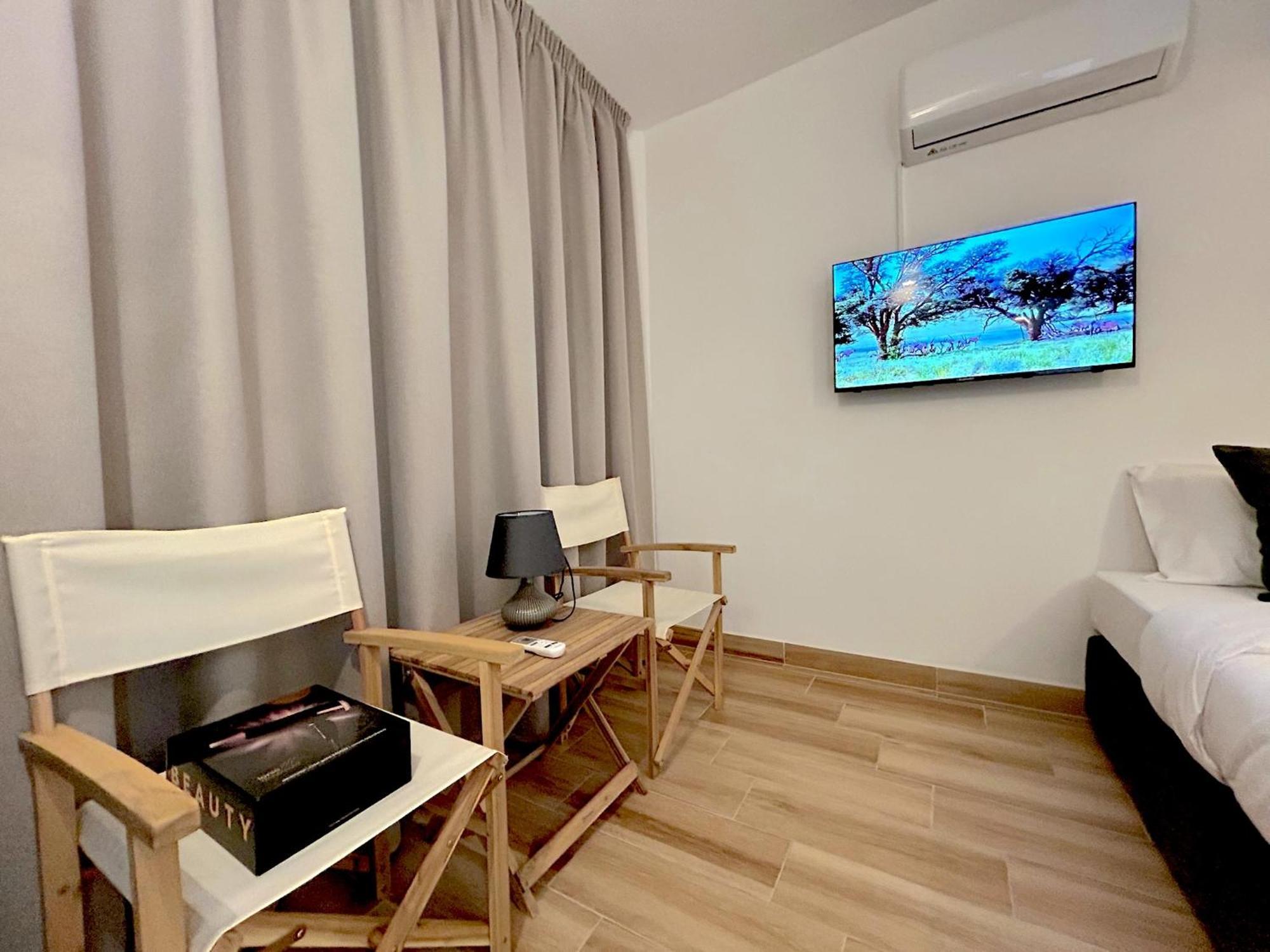 Queen Regina Suites By Platform 357 นิโคเซีย ภายนอก รูปภาพ