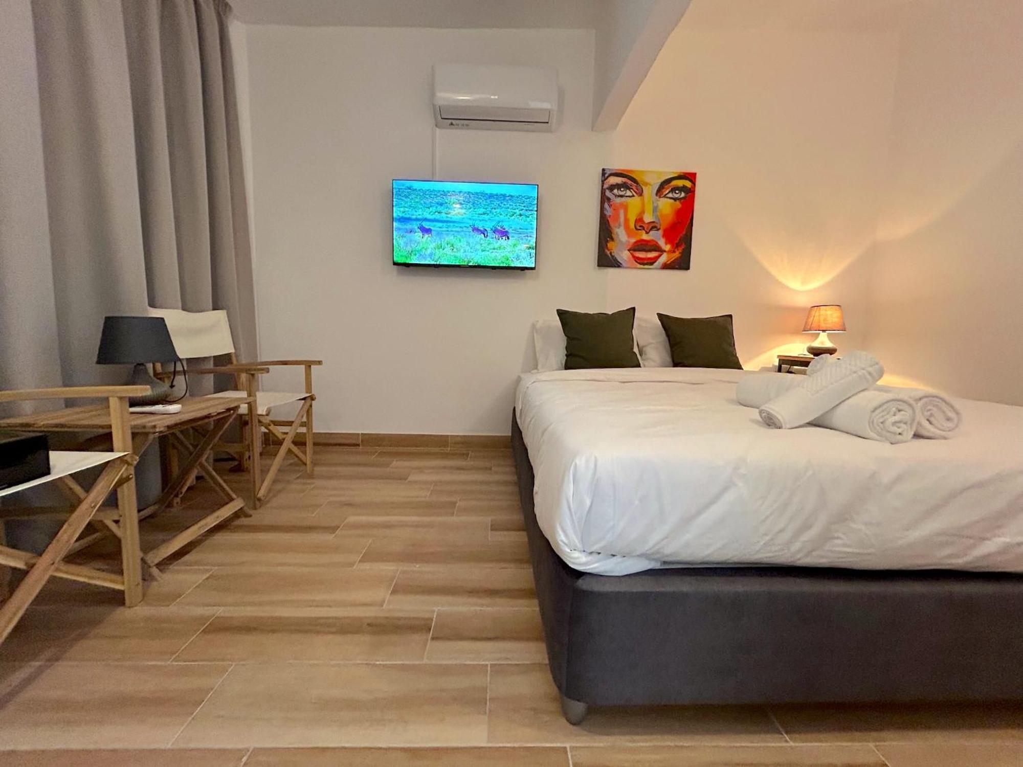 Queen Regina Suites By Platform 357 นิโคเซีย ภายนอก รูปภาพ