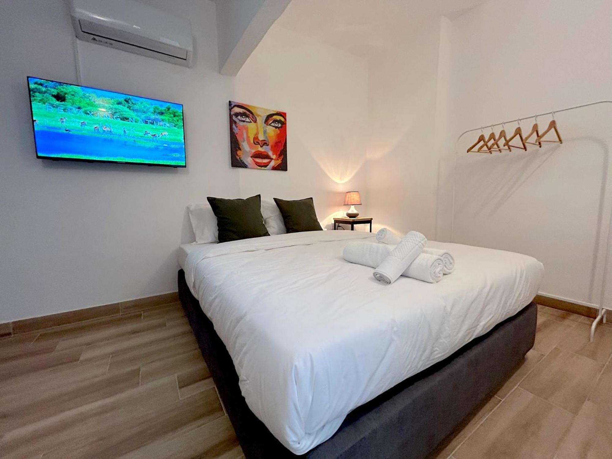 Queen Regina Suites By Platform 357 นิโคเซีย ภายนอก รูปภาพ