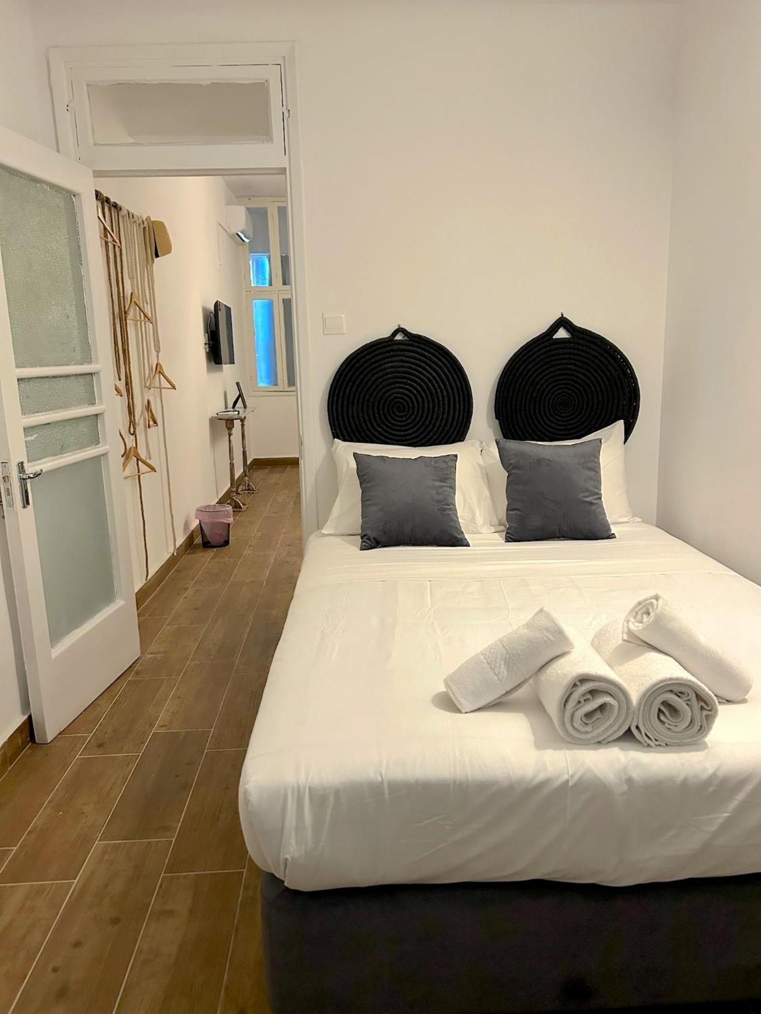 Queen Regina Suites By Platform 357 นิโคเซีย ภายนอก รูปภาพ