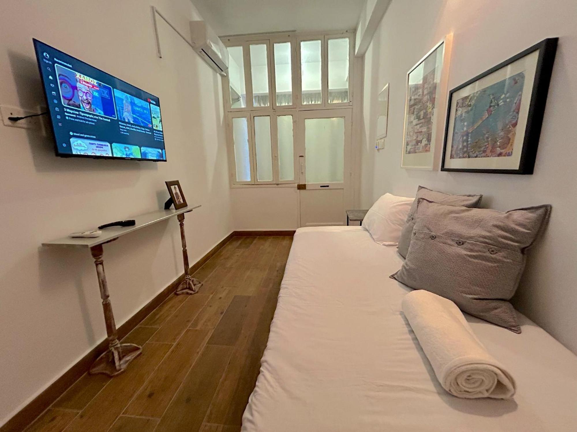 Queen Regina Suites By Platform 357 นิโคเซีย ภายนอก รูปภาพ