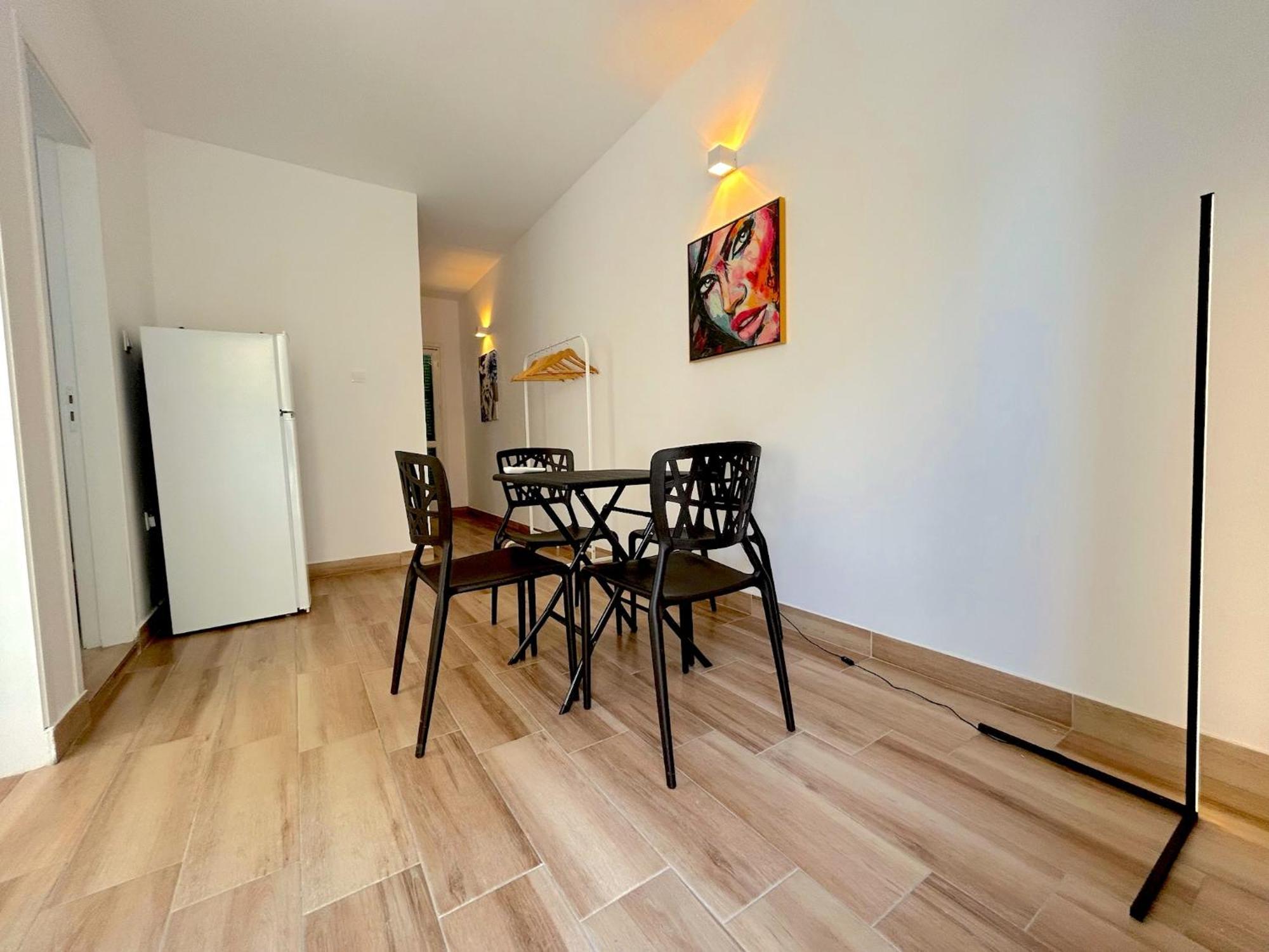 Queen Regina Suites By Platform 357 นิโคเซีย ภายนอก รูปภาพ