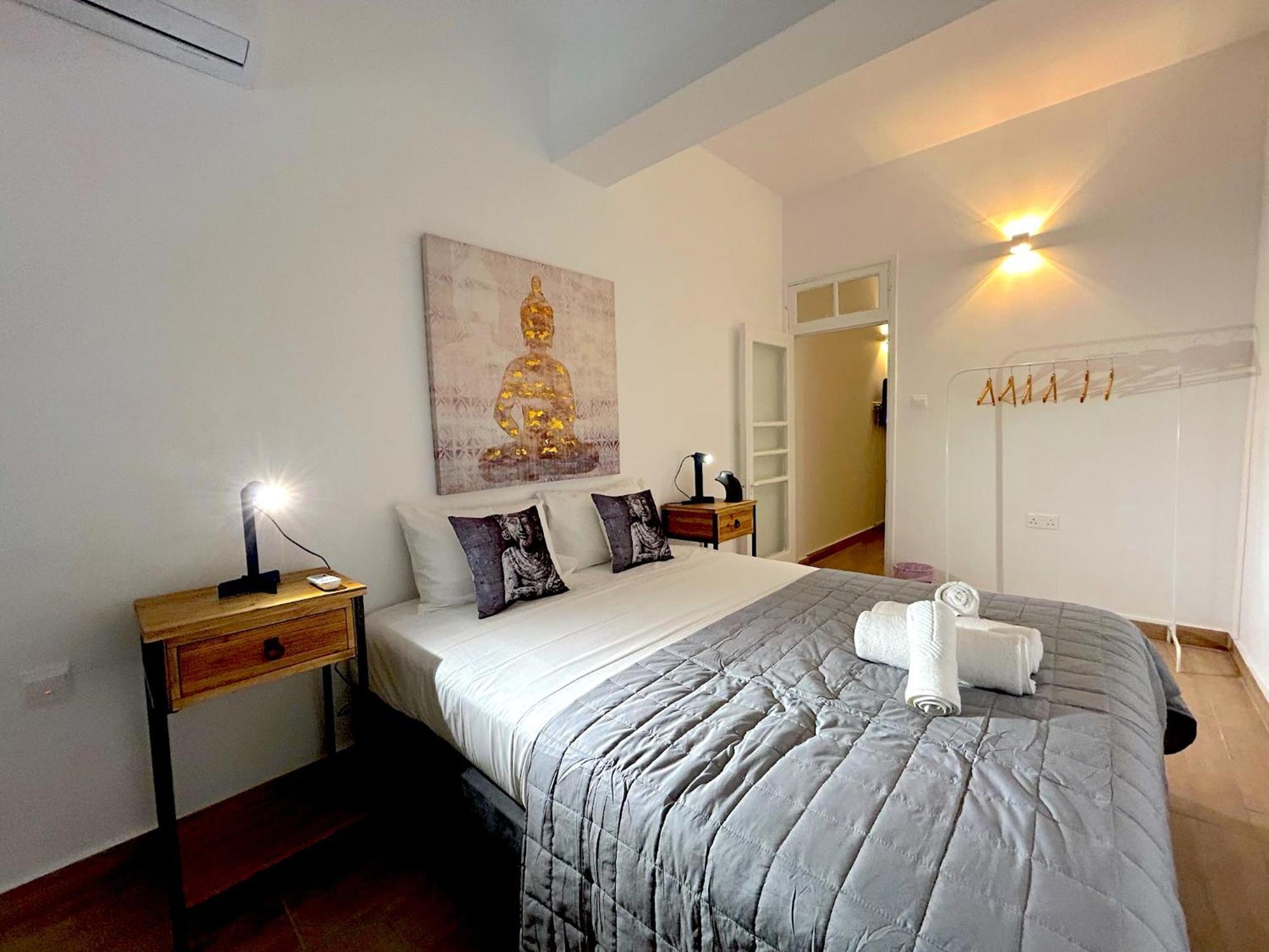 Queen Regina Suites By Platform 357 นิโคเซีย ภายนอก รูปภาพ