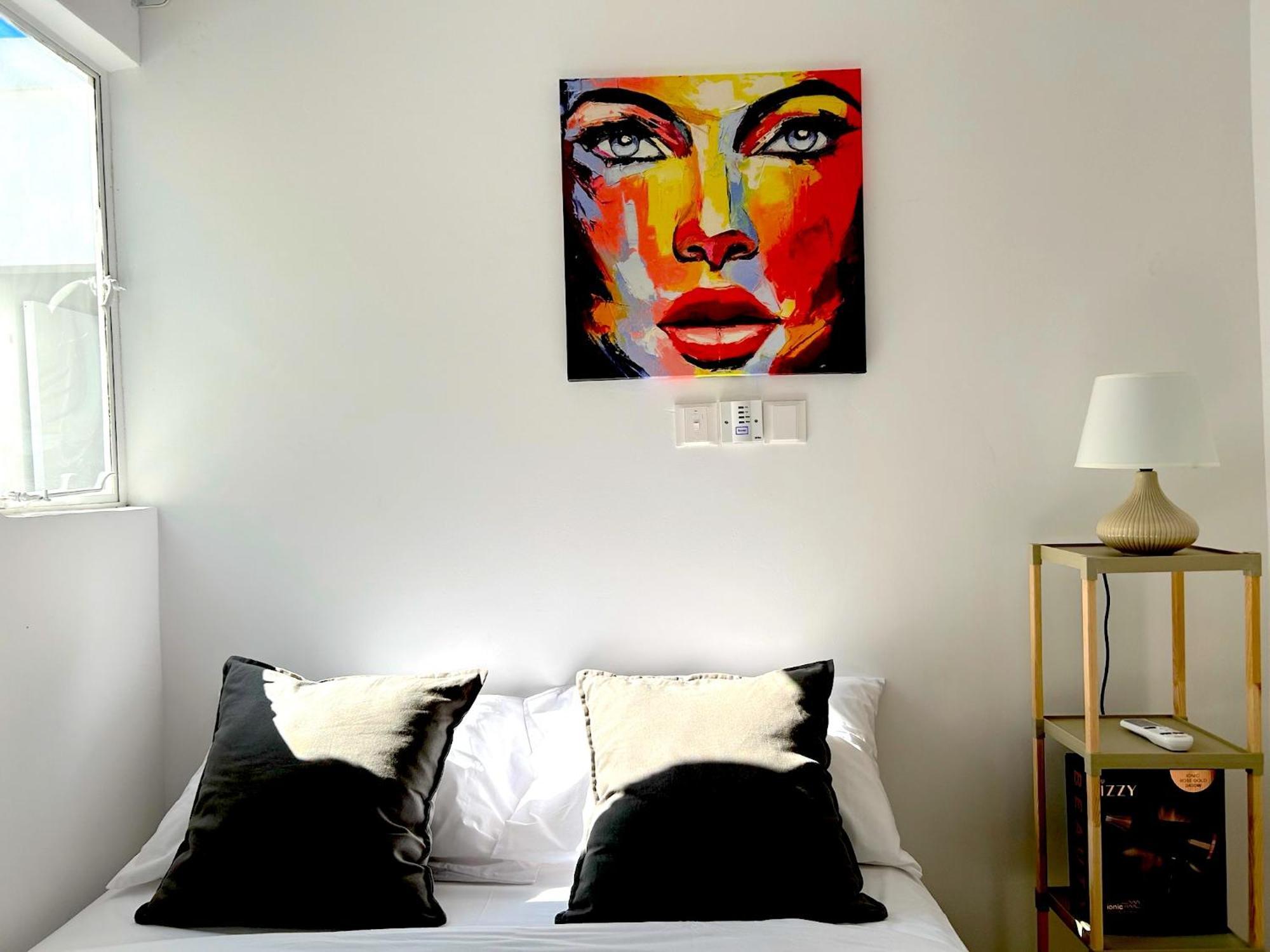 Queen Regina Suites By Platform 357 นิโคเซีย ภายนอก รูปภาพ