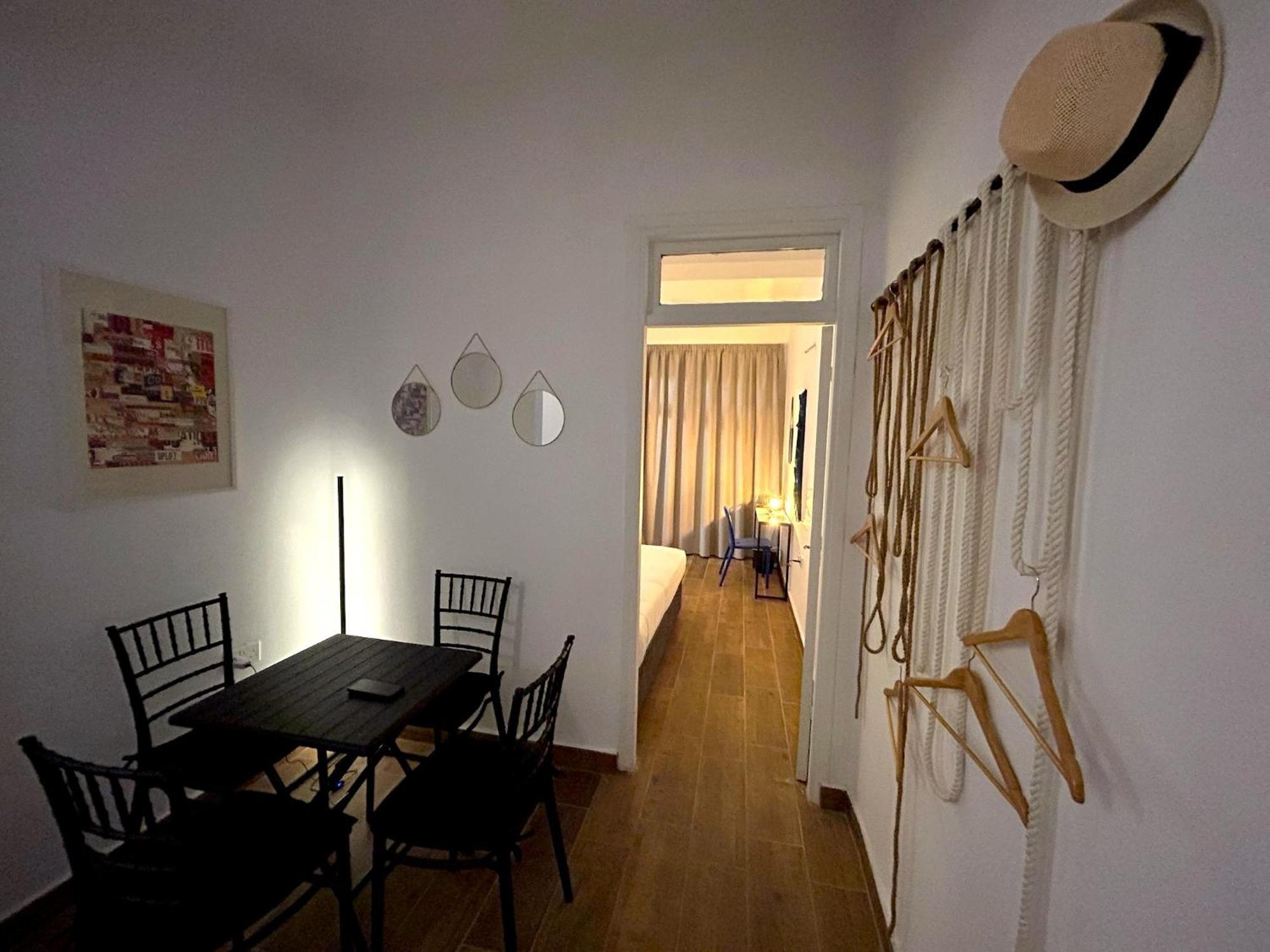 Queen Regina Suites By Platform 357 นิโคเซีย ภายนอก รูปภาพ