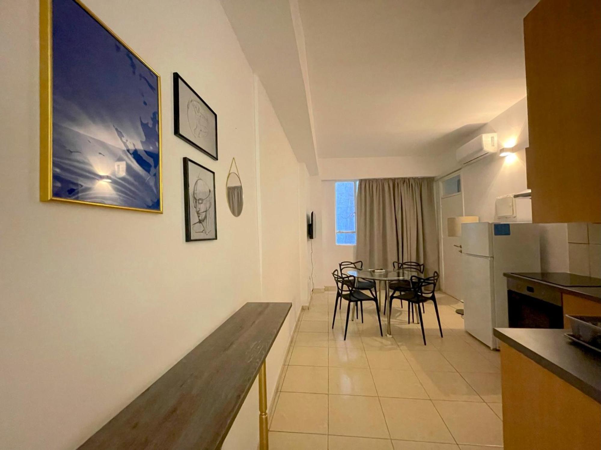 Queen Regina Suites By Platform 357 นิโคเซีย ภายนอก รูปภาพ